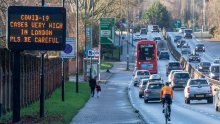Britanija reaktivira hitne covid bolnice i zatvara londonske osnovne škole