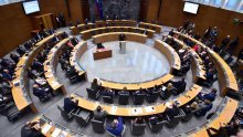 Slovenski parlament o nepovjerenju vladi odlučuje u ponedjeljak