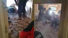 Vatrogasci objavili potresene fotografije akcije spašavanja žene zatrpane u ruševinama