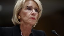 [FOTO] Još jedna članica vlade napušta brod koji tone: Ostavku podnijela i Trumpova ministrica obrazovanja Betsy DeVos