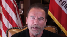 [VIDEO] Schwarzenegger se okomio na Trumpa, pozvao Amerikance na jedinstvo ali i natuknuo da mu je otac bio nacist