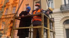 [FOTO] Bandić iz dizalice gledao kako se popravljaju zagrebački krovovi