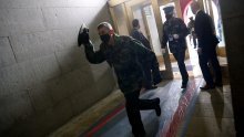 [FOTO/VIDEO] Zgrada Kongresa privremeno bila blokirana, a dio evakuiran zbog 'sigurnosne prijetnje', gorjelo obližnje sklonište beskućnika
