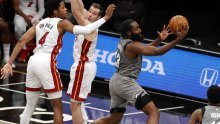 Brooklyn i veliki trio poigrali se oslabljenim Miamijem, Lakersi i LeBron pobjedom se prisjetili godišnjice smrti Kobea Bryanta