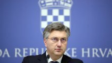 [VIDEO/FOTO] Plenković najavio reformu HGK, Most nazvao 'prepisivačima', a SDP zbog incidenta na granici optužio za udar na nacionalne interese