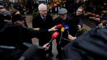 Mesić potpisao za Josipovića: Drugo dvoje su 'neozbiljni'