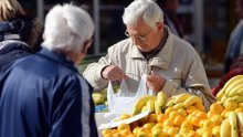 Državna tvrtka za isplatu mirovina pustila prve isplate, evo kako planiraju namamiti građane sebi