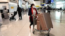 UK: Putnici iz visokorizičnih zemalja od danas moraju u hotelsku karantenu