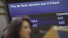 De facto zabrana pobačaja u Poljskoj krši prava žena, ističu europarlamentarci