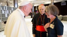 [FOTO/VIDEO] Papa Franjo imenovao prvu ženu podtajnicom Biskupske sinode u kojoj će ravnopravno raspravljati o najkontroverznijim pitanjima Katoličke crkve - tko je Nathalie Becquart
