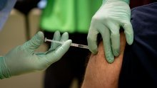 Popis onih koji su cjepivo primili preko reda sve dulji, oporba traži ostavke