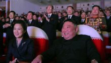 [FOTO] Supruga Kim Jong Una prvi put u javnosti nakon više od godinu dana