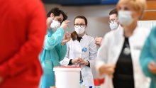 Stručnjaci objasnili mogu li se protiv Covid-a cijepiti alergični na penicilin, pelud, orašaste plodove...