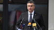 Plenković o 'gospodinu iz Tri majmuna', Grbinu i Obersnelu: Da je vlasnik kafića bio član HDZ-a pa rekao da neće primiti SDP-ovce, Srbe, Židove, Rome, članove Armade…Što bi se tada dogodilo?!