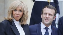 Nova knjiga otkriva dosad nepoznate detalje o početku veze Emmanuela Macrona s današnjom suprugom, 24 godina starijom Brigitte Macron