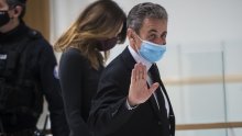 Sarkozy 'povlačio veze' pa osuđen na zatvorsku kaznu zbog korupcije