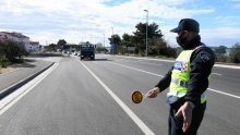 Pijan i bez položenog vozačkog ispita muškarac bježao policiji kod Osijeka; dobio je 22 kaznena boda i 63.300 kuna kazne