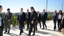 [FOTO/VIDEO] Milanović o vojnoj klapi za Bandićev ispraćaj: Nisam ja tu da pokazujem mišiće, ali odsad ćemo malo drukčije