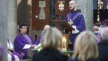 [FOTO/VIDEO] Misa zadušnica za Bandića: Obitelj te najbliži prijatelji i suradnici molili za gradonačelnika