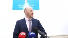 Zagrebačka oporba na nogama; Petek: Čini mi se da ćemo Markotić pamtiti kao Zagrepčanku koja je nagradu dobila preko reda, dakle 'Zagrepčanka preko reda'