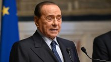 Bivši talijanski premijer Berlusconi završio u bolnici