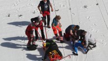 [VIDEO/FOTO] Stravična nesreća svjetskog prvaka i olimpijskog pobjednika na Planici; nepomično ležao, u nesvijesti prevezen helikopterom u bolnicu