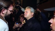 Slobodan Milošević uhićen je prije točno 20 godina, danima prije živio je izoliran u bivšoj Titovoj vili: Prisjetite se kako je prisiljen na predaju