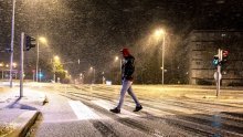 Snijeg koji je sinoć zabijelio Split tek je četvrti u travnju u povijesti mjerenja, rekordne visine travanjskih padalina bilježe Knin i Split