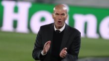 Zinedine Zidane upozorio da Real Madrid još ništa nije osvojio, a posebno se dotakao veznog reda u kojem je opet briljirao Luka Modrić