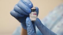 HZJZ prelomio: AstraZeneca vrlo rijetko uzrokuje trombozu, treba se nastaviti cijepiti