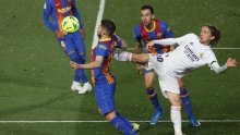 Gerard Pique nije jedini iz Barce koji se zakačio s Lukom Modrićem; kamere ulovile zvijezdu Katalonaca u obračunu s Hrvatom i njegovim klubom