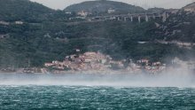 Orkanska bura radi probleme u prometu, evo upozorenja