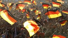 Merkel pozvala Nijemce da ne kukaju oko ujedinjenja