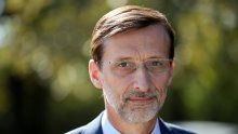 Obljetnička knjiga najizvođenijeg živućeg hrvatskog dramatičara Mire Gavrana