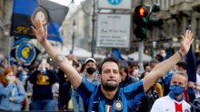 [FOTO] Navijači Intera poludjeli od sreće nakon osvajanja naslova prvaka Italije poslije 11 godina; oglasio se i tvorac ovog fantastičnog uspjeha, ali i hrvatski dvojac