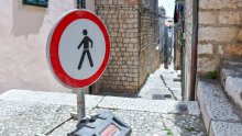 Zbog urušavanja kuće Radimira Čačića ulica u središtu Dubrovnika zatvorena za pješake