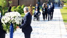 [FOTO] Brojne delegacije na Mirogoju položile vijence povodom Dana oslobođenja Zagreba