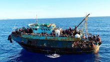 Više od 1000 migranata iskrcalo se na talijanski otok Lampedusu