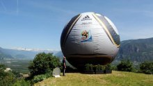 Australac mjesec dana živi u velikoj lopti