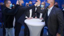 [FOTO/VIDEO] HDZ-ov Radić premoćno pobijedio u Osijeku, s istoka stigla i suptilna kritika župana Anušića: Izgubili smo Dalmaciju, nadam se da ćemo dobro analizirati što se dogodilo