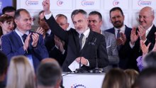 [VIDEO/FOTO] Škoro čestitao Tomaševiću: Zaplješćimo novom gradonačelniku Grada Zagreba! Neće mu biti lako