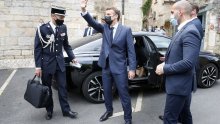 Macron nakon pljuske rekao da je to bio izoliran čin krajnje nasilnih pojedinaca