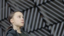 Greta Thunberg vratila se na klimatske prosvjede ispred švedskog parlamenta