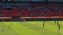 Uoči prvog sučevog zvižduka Englezi kleknuli, Hrvati nisu, a evo kakva je bila reakcija navijača na tribinama Wembleyja