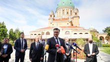 [FOTO/VIDEO] Plenković na Tuđmanovom grobu: HDZ je i danas najsnažnija politička snaga u Hrvatskoj