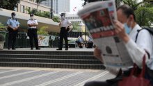 500 policajaca upalo u redakciju oporbenog lista Apple Daily, uhićen glavni urednik. Vlasnika su ranije spremili iza rešetaka