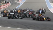 Max Verstappen ostvario hat-trick po prvi puta u svojoj karijeri, a najvećeg konkurenta Lewisa Hamiltona prošao u predzadnjem krugu
