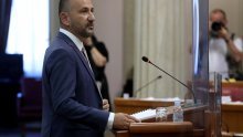 [VIDEO/FOTO] Rezolucija Predraga Matića o abortusu podijelila saborske zastupnike, Zekanović mahao 'modelom djeteta'