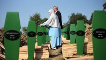 Josipović u Srebrenici: Moramo biti bolji i pametniji