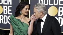 I nakon 21 godinu braka zaljubljeni su kao prvog dana: Catherine Zeta-Jones oduševila sve ljubavnim selfijem